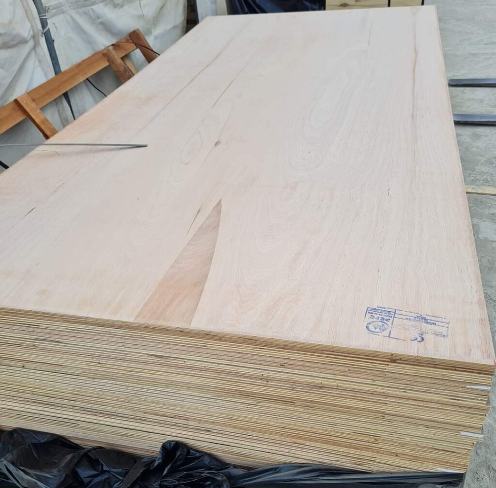 8x4 Sheet Material Tropical Hardwood Plywood
